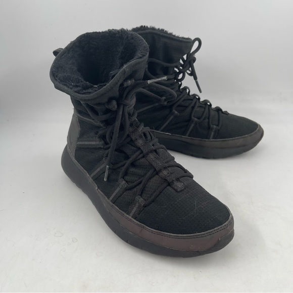 Nike Big Kid’s Roshe One FB Yeezy Black Reflective Winterized Shoes - Size 7 Y - Picture 2 of 11